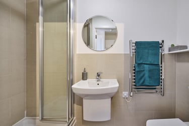 1 bed studio, The Old Railway Shed, 2 Upperton Rd, City Centre, Leicester, LE30BG - Image 4